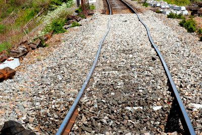 Varme dager kan gi store konsekvenser for jernbanesporene – og i verste fall flere stengte jernbanestrekninger.