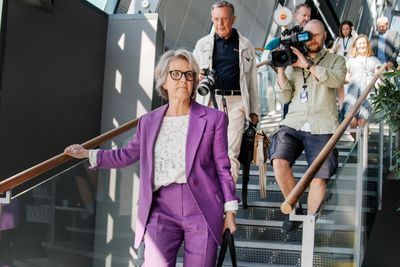 Benedicte Schilbred Fasmer på vei inn til pressekonferansen hvor hun blir presentert som ny konsernsjef i Telenor.