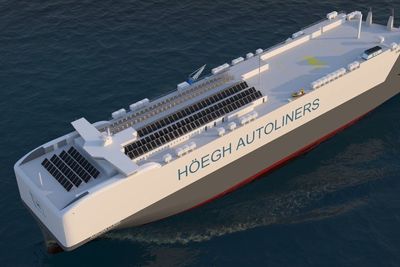 Den nye Aurora-klassen bilskip (PCTC) har plass til 9.100 biler. 