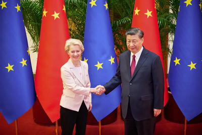 Kinas president Xi Jinping og EU-kommisjonens president, Ursula von der Leyen, da de møttes i fjor.