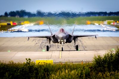 F-35 på rullebanen like før takeoff på Ørland. 
Foto: Arash A. Nejad