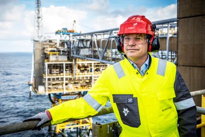 Konsernsjef i Equinor Anders Opedal på peker at de jobber etter tre hovedtiltak for å redusere utslipp på sokkelen, det viktigste er kraft fra land. 