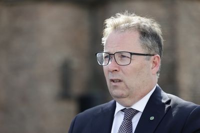 Forsvarsminister Bjørn Arild Gram (Sp) har godkjent at Norge støtter Ukraina med 570 millioner fra Nansen-programmet til droner og luftvern, som skal beskytte Ukraina fra russiske angrep