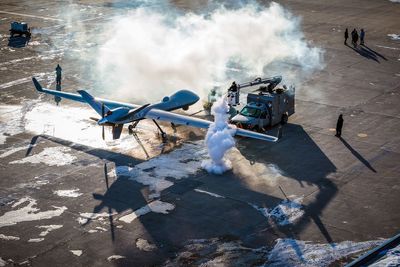 En General Atomics MQ-9B SeaGuardian under testing i kaldt vær i Canada. Royal Air Force planlegger å begynne innfasingen av slike i løpet av 2025. I dag opererer de MQ-9 Reaper.