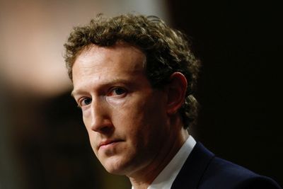 Metas sjef Mark Zuckerberg mener flere russiske medier har brukt «villedende taktikker» i påvirkningsoperasjoner.