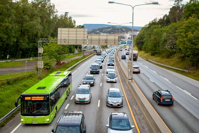 De som kjører langs E18 Vestkorridoren er vant til å sitte mye i kø.