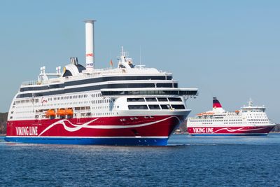 Viking Grace ble bygget i 2013 med LNG dual fuelmotorer. Nå har det også fått montert rotorseil fra Norsepower. 