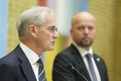 Etter mye tautrekking, usikkerhet og utsettelser ligger det an til at Norge slutter seg til å bli med i EUs karbontoll. Statsminister Jonas Gahr Støre og Ap har lenge vært for, mens finansminister Trygve Slagsvold Vedum (Sp) ikke har delt begeistringen.