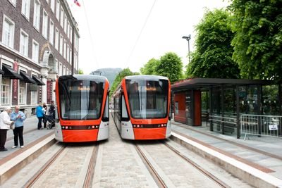 Det er enighet om bybanetunnel til Åsane. Men fortsatt er det uvisst hvor dyr og teknisk vanskelig en tunnel kan bli – og hvordan det hele skal finansieres.