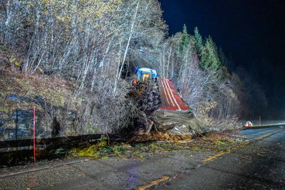 Flere personer ble skadet og en person mistet livet da et tog sporet av ved Finneidfjord i Nordland onsdag forrige uke.