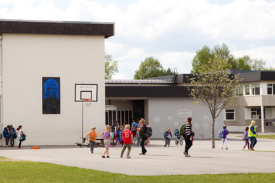 Møtereferater og korrespondanse mellom Grue barne- og ungdomsskole og foreldrene om elevers situasjon lå ved en feil åpent tilgjengelig.