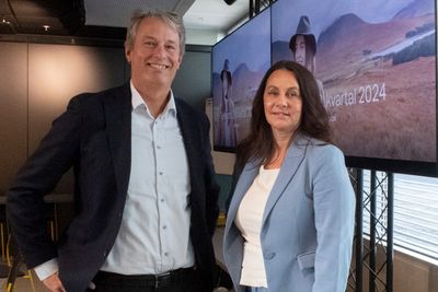 Her er søylene som viser utviklingen for mobil i Telenor Norge i første kvartal. I løpet av de tre første månedene i år har Telenor mistet netto 30.000 mobilkunder.