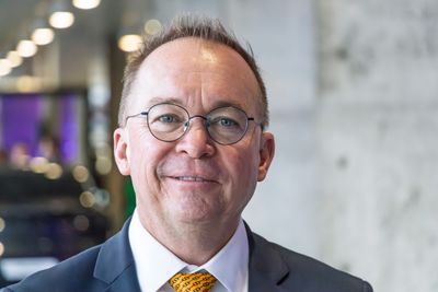 Tidligere stabssjef i Trumps første administrasjon, Mick Mulvaney, tror ikke USA vender ryggen til Nato. 