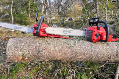 Milwaukee har lansert tre nye såkalte Forge-batterier. Alle har mye mindre motstand enn de tidligere High Outputbatteriene. Det vises tydelig i vår motorsagtest.