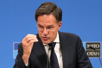 – Putin bruker Ukraina som testområde for nye våpen. Han tror at han kan knekke Ukraina – og oss. Men han tar feil, sier Natos generalsekretær Mark Rutte.