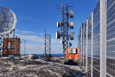 Radiokjeder utgjør fortsatt hjertet i den grønlandske teleinfrastrukturen, og det vil de fortsette å gjøre hvis Tusass får bestemme.