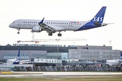 Trafikstyrelsen under Transportdepartementet er i ferd med å anskaffe et nytt system som skal erstatte det nåværende T-systemet fra 1990-tallet. Bildet viser et SAS-fly som lander på Kastrup.