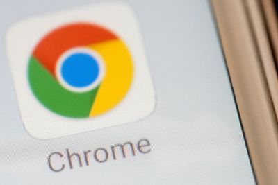 En rekke utvidelser til Googles Chrome-nettleser er rammet av en skadevarekampanje, melder sikkerhetsforskere.