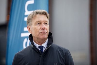 Energiminister Terje Aasland (Ap) advarer mot å snu om Melkøya. 