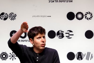 Open AI-sjef Sam Altman kan konstatere at bruken av språkmodellen Chat GPT går bratt oppover.