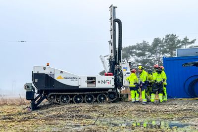 Den nye elektriske boreriggen er på plass på testområdet i Østfold.