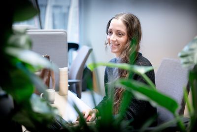 Linn-Tove Frostmo Vindsnes (37) er konstituert avdelingsdirektør i Statens vegvesen. Som 36-åring fikk hun autistisk diagnose og vil nå skape åpenhet rundt autisme. 