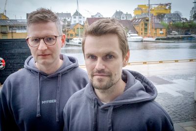 Daglig leder Thomas Moen Klingenberg i Årdalsnett og Sindre Andersen, daglig leder i Modum Kabel-TV står bak den nye bredbåndsaktøren Myfiber som er et bindeledd mellom leverandører av tjenester og eiere av fibernett. 