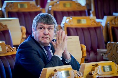 Frp-politiker Bengt Rune Strifeldt fra Finnmark, der Melkøya ligger, håper å på enighet om et kompromiss med de andre partiene som er imot at gassanlegget skal elektrifiseres.
