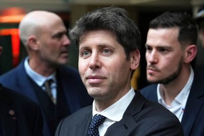 Open AI-sjef Sam Altman bekrefter nå at det ikke er fare for at selskapet vil bli helkommersielt.