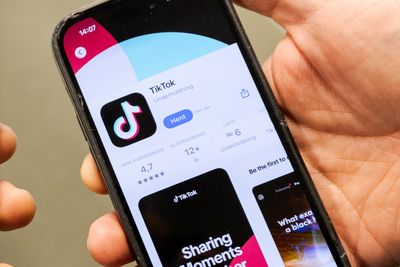 Mannen må belage seg på en lang pause fra Tiktok.