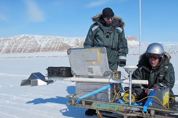 Den første Rimfax-prototypen er blitt testet på Svalbard i vår, og følges nå av en «engineering model» som er lik den radaren som skal til Mars.