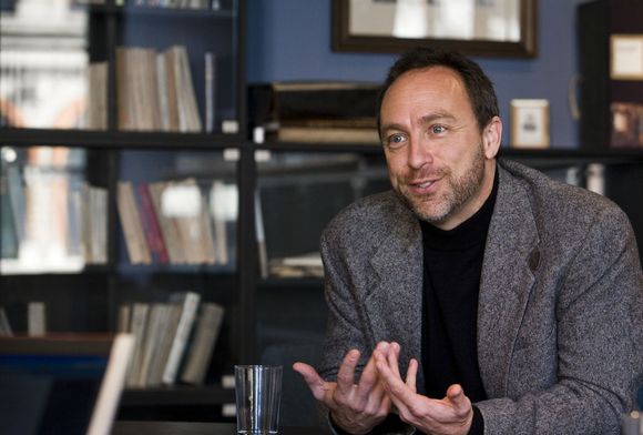 FRYKT: Wikipedia-grunnlegger Jimmy Wales mener NSAs masseovervåkning ødelegger internett og skaper frykt. Nå går han i spissen for et søksmål mot det amerikanske etterretningsorganet. <i>Bilde: Per Ervland</i>