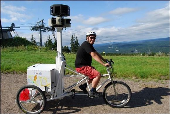 I 2010 syklet Google-ansatte rundt med dette utstyrt i Nordmarka i Oslo. <i>Bilde: Jan Grønbech, Google Norge</i>