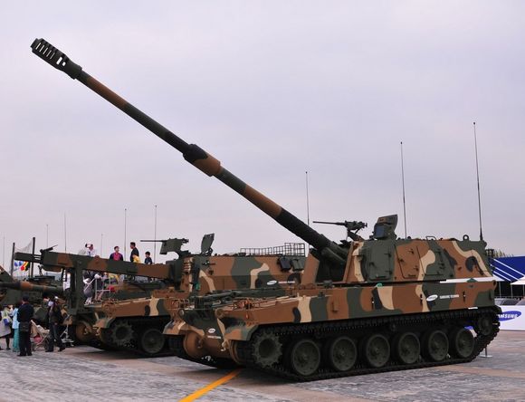 Det koreanske artilleriet K9 Thunder fra Samsung.