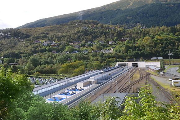 På strekningen mellom Arna og Bergen skal man blant annet fornye Arna stasjon.