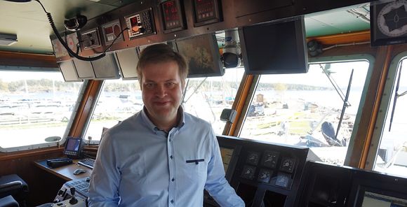 Teknisk direktør Peter Connelly i Skipper om bord i forskningsfartøyet til Universitet i Oslo, «RV Trygve Braarud