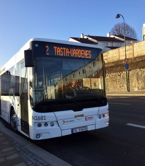 Elbussene går rute 2 og 3, hovedsaklig mellom Stavanger og Sandnes sentrum, men også mot Tasta i Stavanger.