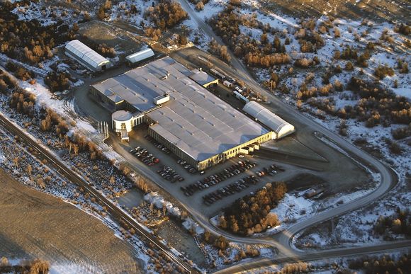 Flyfoto av fabrikken på Røros.