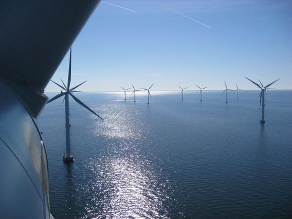 Vindkraft står for 39 prosent av energimiksen i Danmark, til tross for dette stanset utbyggingen av havvind helt opp i fjor da en gunstig støtteordning ble fjernet.