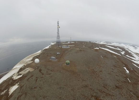 Kystverket åpner nå sitt nye nedlastingssenter for satellittdata fra AISSat-1 og AISSat-2 i Vardø.