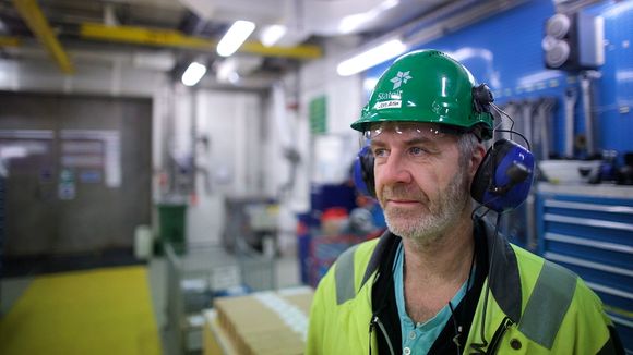 Jon Atle Sangolt (55) fra Skogsvåg frykter at oljeprisen vil stagnere helt i et par år.
