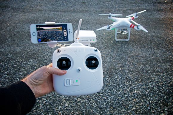 Lett drone: Dji Phantom Vision+ veier bare ca 1200 gram. Foto: Eirik Helland Urke