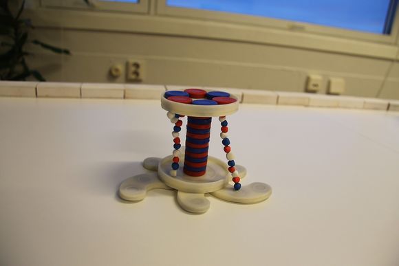 I tillegg til ulike spill og leker kan magnetene benyttes til konstruksjoner.