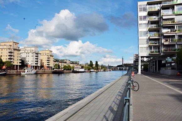 Stockholm: Som Revheim er Hammarby Sjöstad et sentralt byområde under utbygging. Et gammelt industri- og havneområde blir til 13.000 hjem og 30.000 arbeidsplasser.