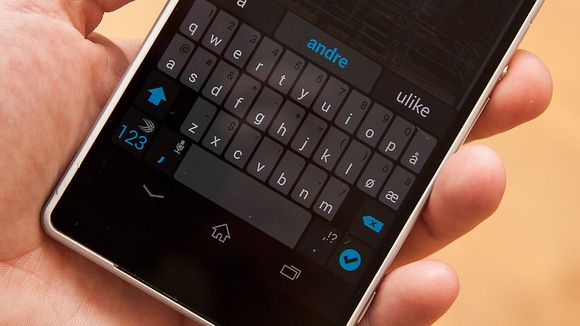 På en Android-telefon trenger du ikke å ta til takke med skjermtastaturet til produsenten. Swiftkey er et av de beste tastaturene til Android, og kan installeres på alle telefoner.