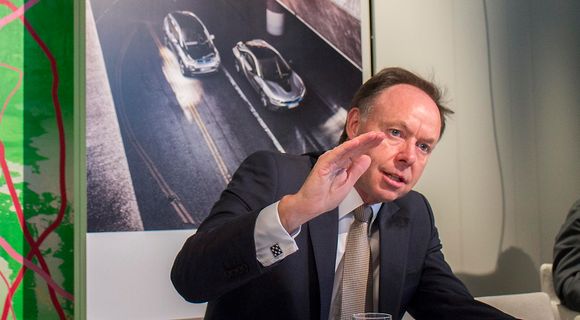 Glad i strøm: Ian Robertson er globalt ansvarlig for salg og markedsføring og styremedlem i BMW-gruppen og var i Norge for å vise den nye supersportsbilen i8.