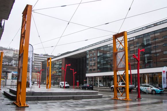 Kværnerbyen i Oslo er først ut med montering av lyssystemet.