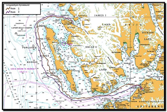 Kartet viser traseene for de to sjøfiberkablene mellom Longyearbyen og Ny Ålesund.