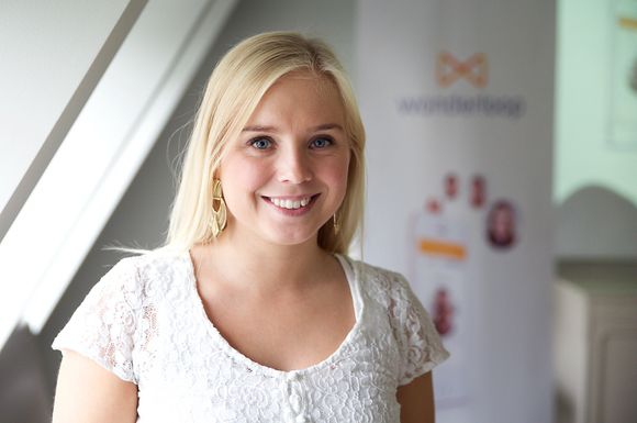 Julie Berg er leder for Wonderloop Norge og fikk jobben gjennom en videoprofil på selve appen.