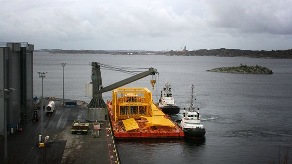 Her ligger gasskompressoren ved kaien til One Subsea på Horsøy.